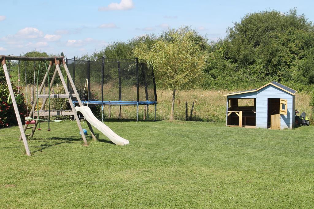 Le Champ De La Ferme Panzió Saint-Gervais en-Belin Kültér fotó